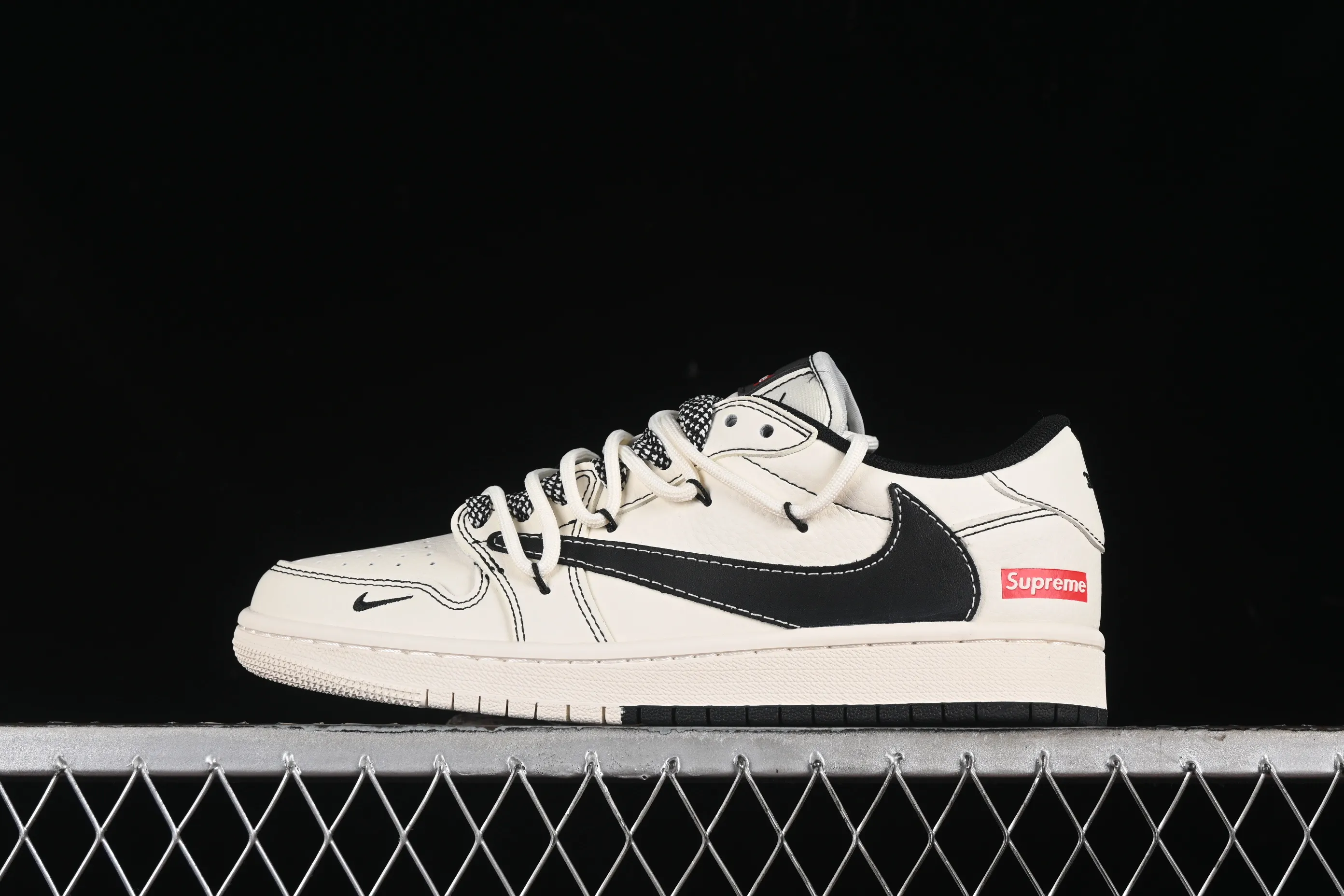 All categories Air Jordan Jordan series basketball shoes Air Jordan 1 Low High-end customized low-top sneakers Travis Scott x Fragment Design x Air Jordan 1 Low OG SP AJ1 Joe 1 Supreme joint-beige and black double drawstring low-top cultural casual sneakers SJ0086-134